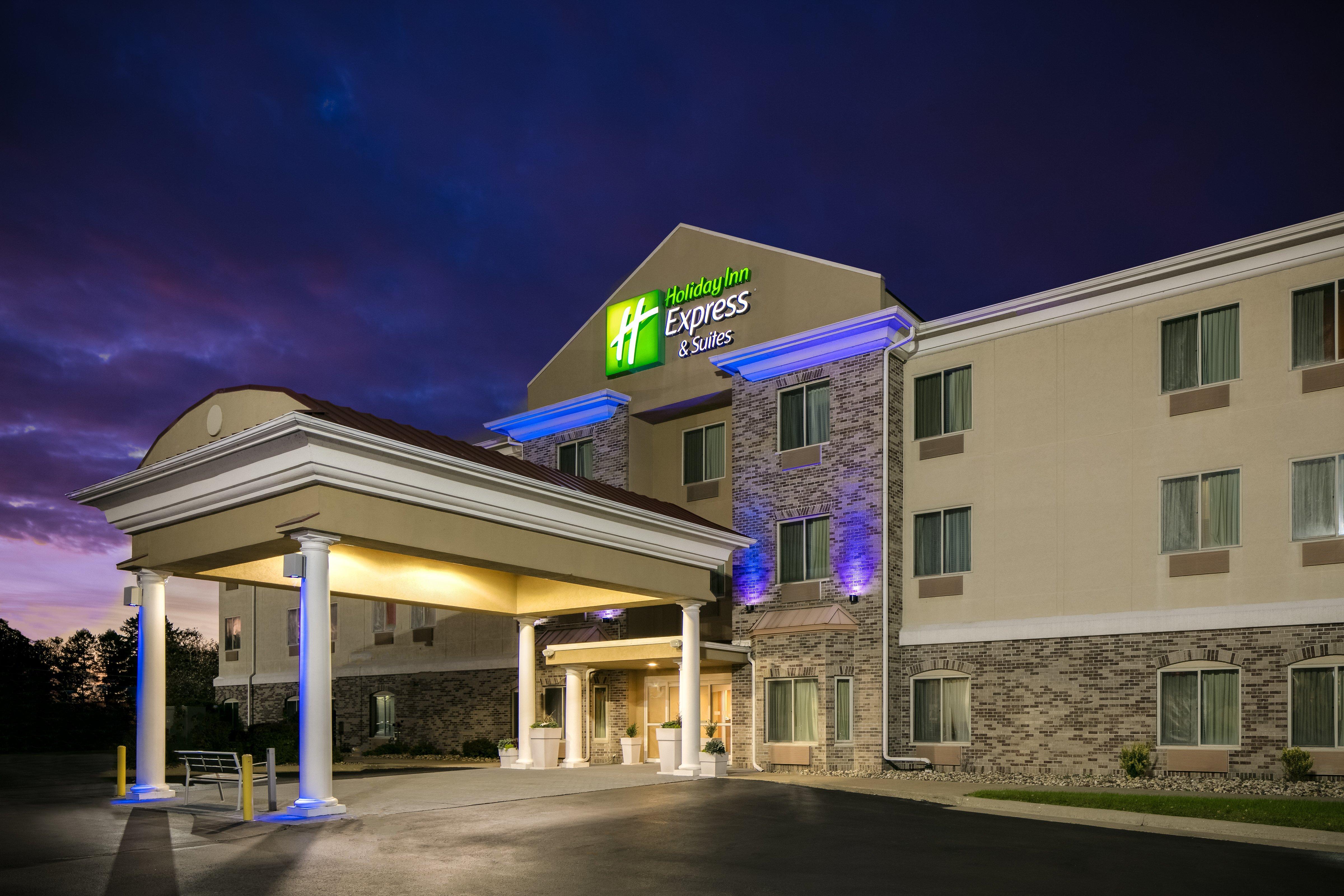 Holiday Inn Express & Suites Clinton, An Ihg Hotel מראה חיצוני תמונה